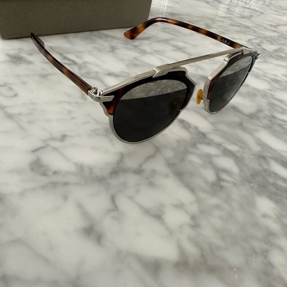 Authentic DIOR sunglasses - Picture 4 of 5